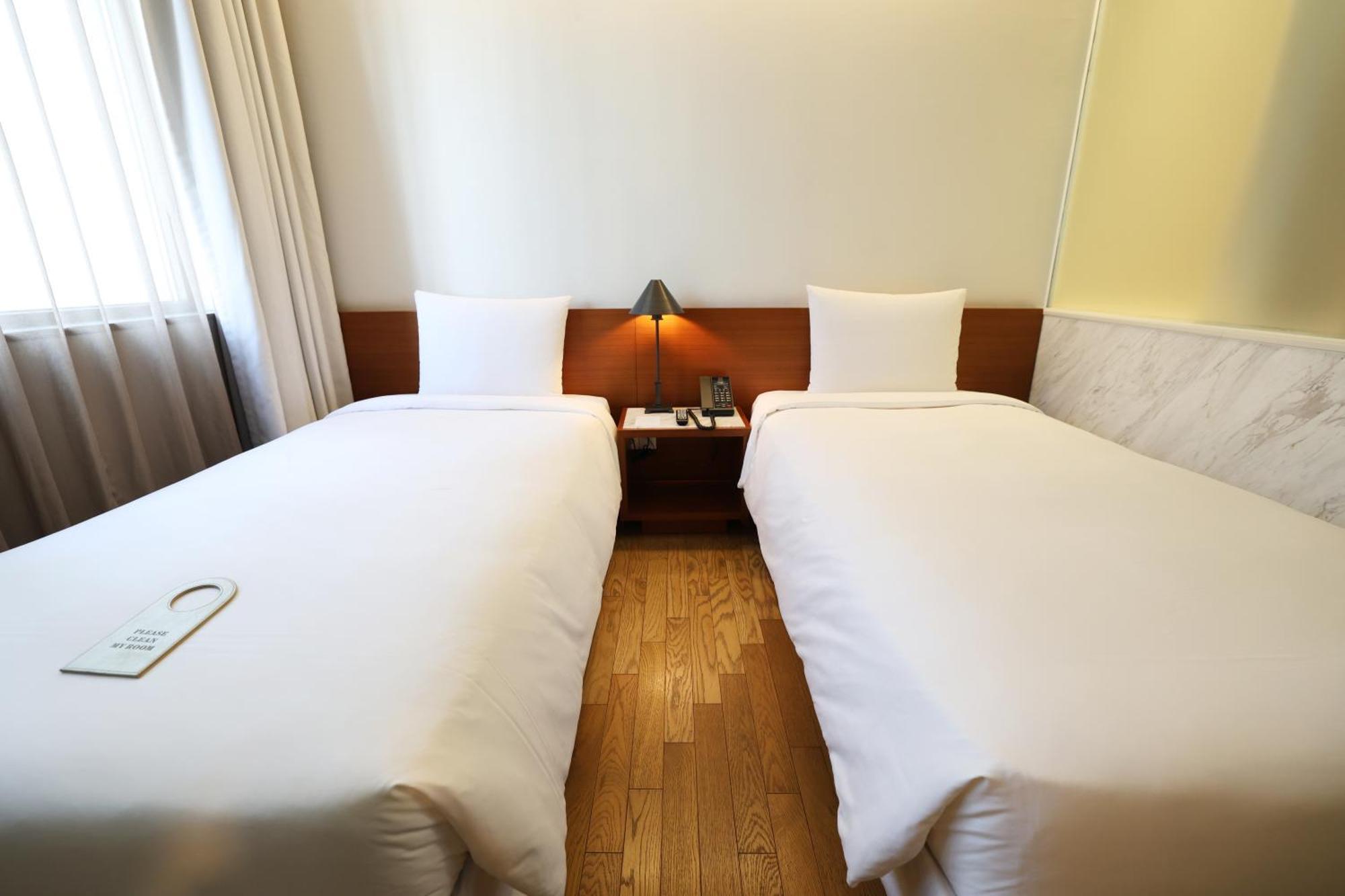 Shinshin Myeongdong Hotel